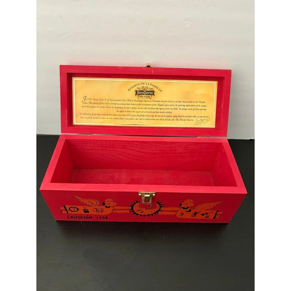 Jose Cuervo Reserva de la Familia 1996 Wood Box Manuel Velazquez Red Folk Art